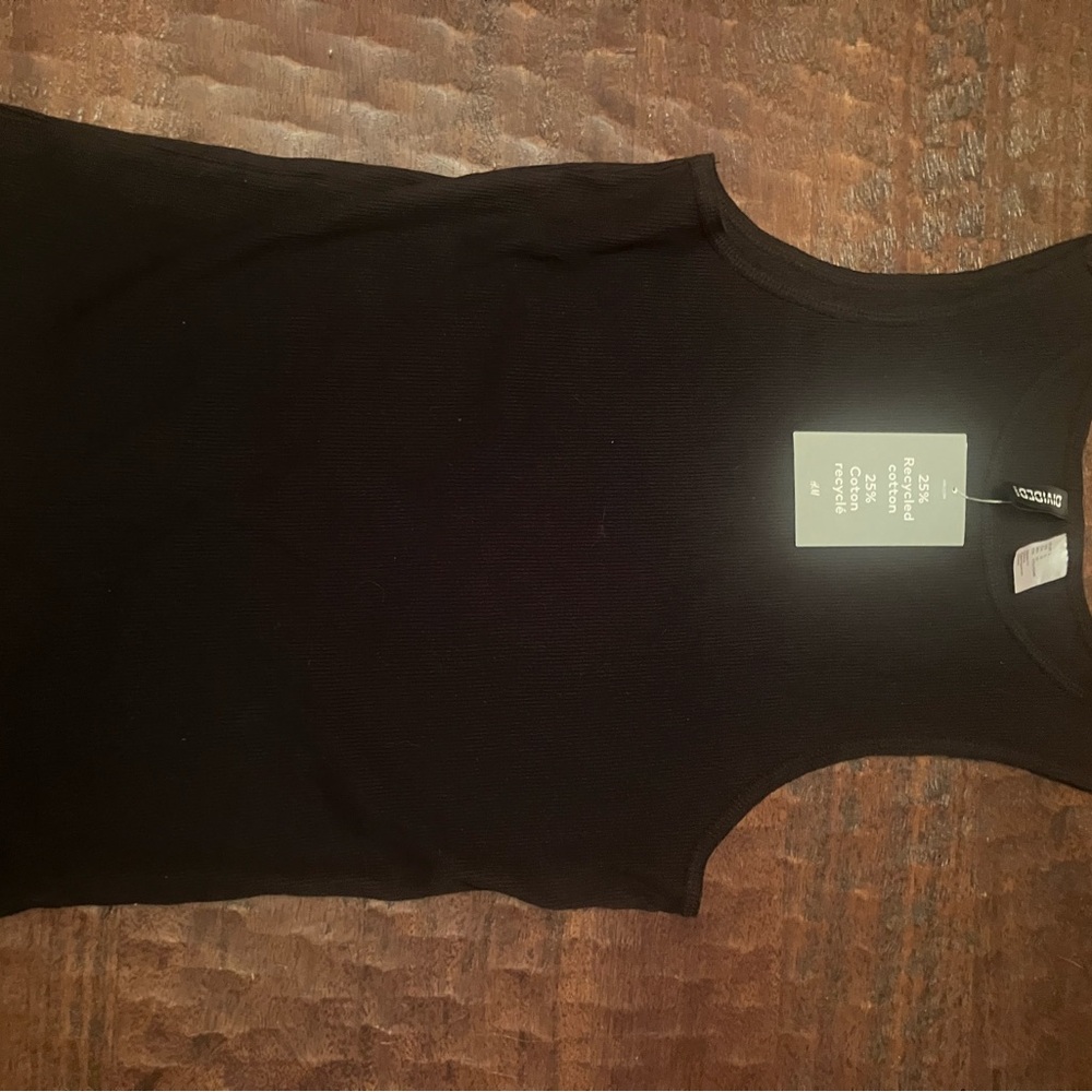 Black Sleeveless Top